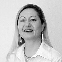 Simone Kaier, Finanzwesen