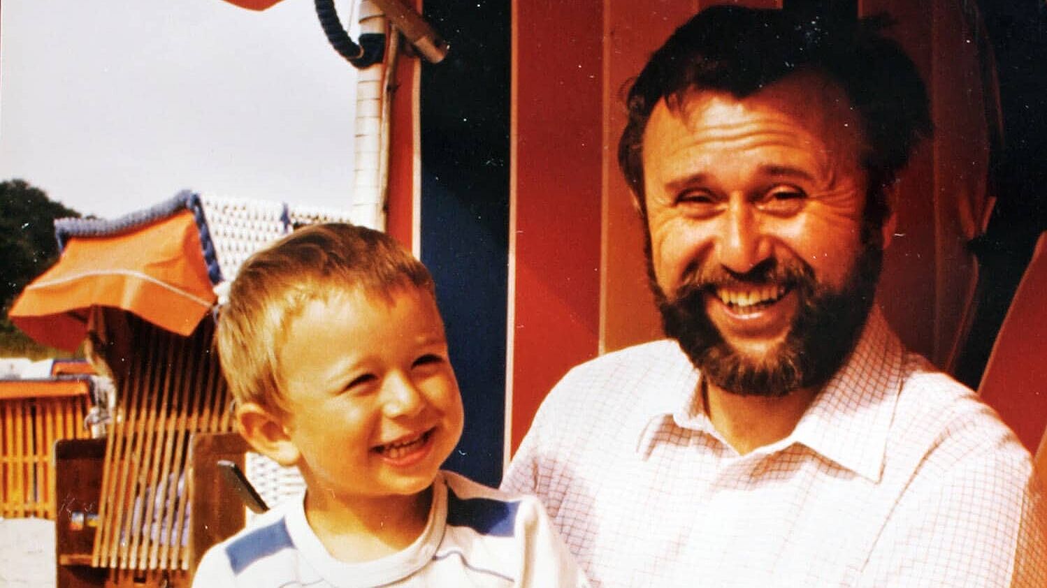 Juergen_Baumgartner_mit_Sohn_Beren.jpg Jürgen Baumgartner mit seinem Sohn Beren im
gemeinsamen Familienurlaub