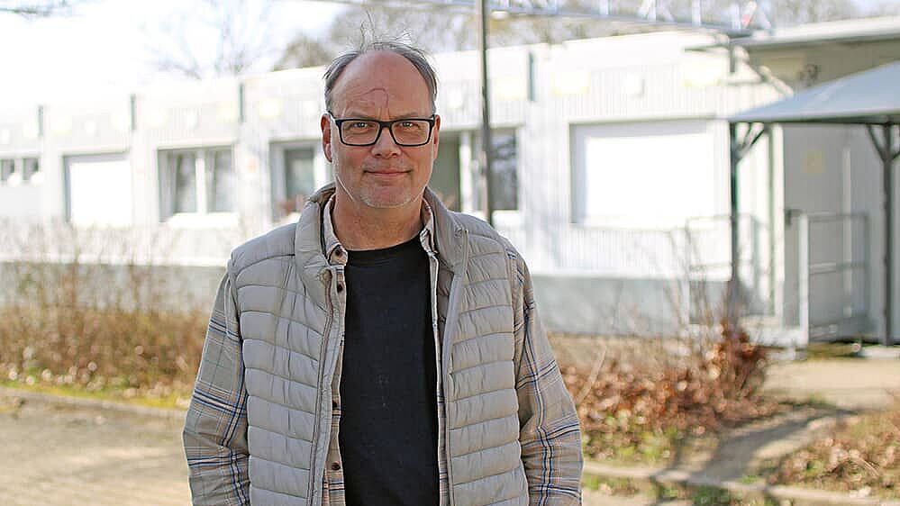 Olaf Thumann arbeitet seit 2017 in der Flüchtlingsarbeit der AWO Ludwigsburg und hat sein Büro in der Unterkunft am Römerhügel