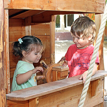 Kinder spielen in der AWO-Kita "Wurzelkinder"
