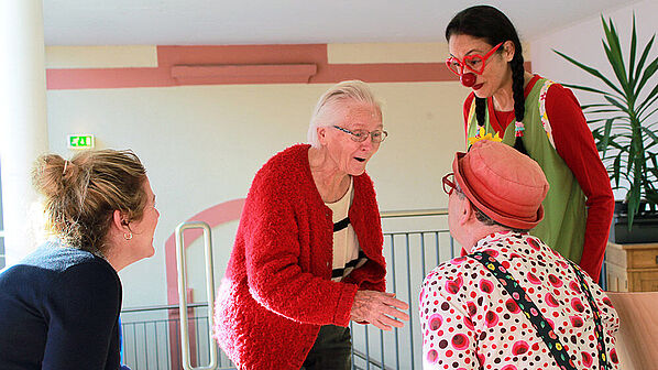 Sozialdienst bei der AWO Ludwigsburg Besuch der Clowns der Stiftung Humor hilft heilen