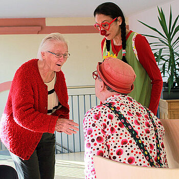 Sozialdienst bei der AWO Ludwigsburg Besuch der Clowns der Stiftung Humor hilft heilen